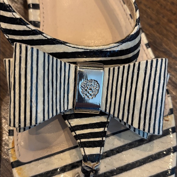 Vince Camuto ankle strap sandals - Picture 3 of 6